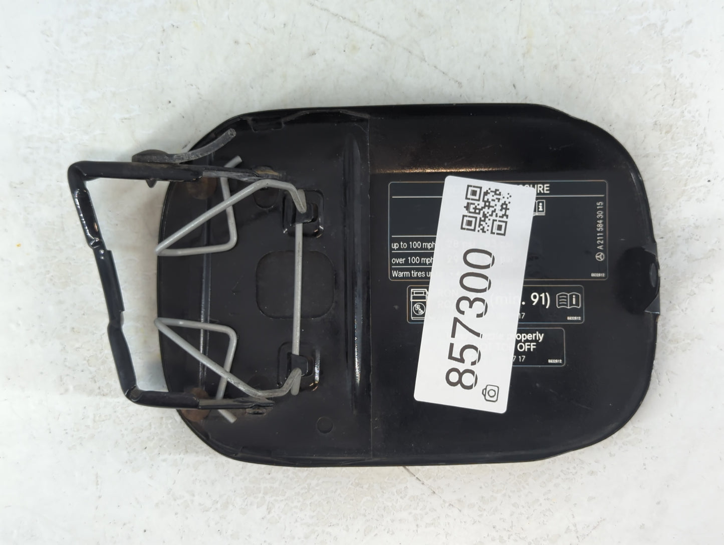 2007 Mercedes Mercedes E-class Fuel Tank Door Lid Gas Tank Black - Oemusedautoparts1.com