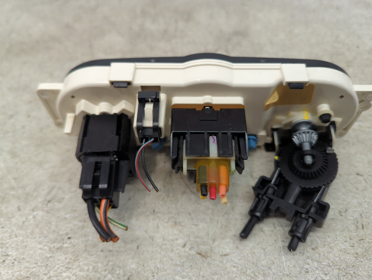 2005-2007 Mercury Mariner Climate Control Module Temperature AC/Heater Replacement P/N:YL8H-19980-A Fits OEM Used Auto Parts
