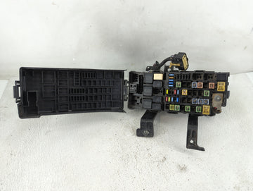 2006-2009 Mercury Milan Fusebox Fuse Box Panel Relay Module Fits Fits 2006 2007 2008 2009 OEM Used Auto Parts