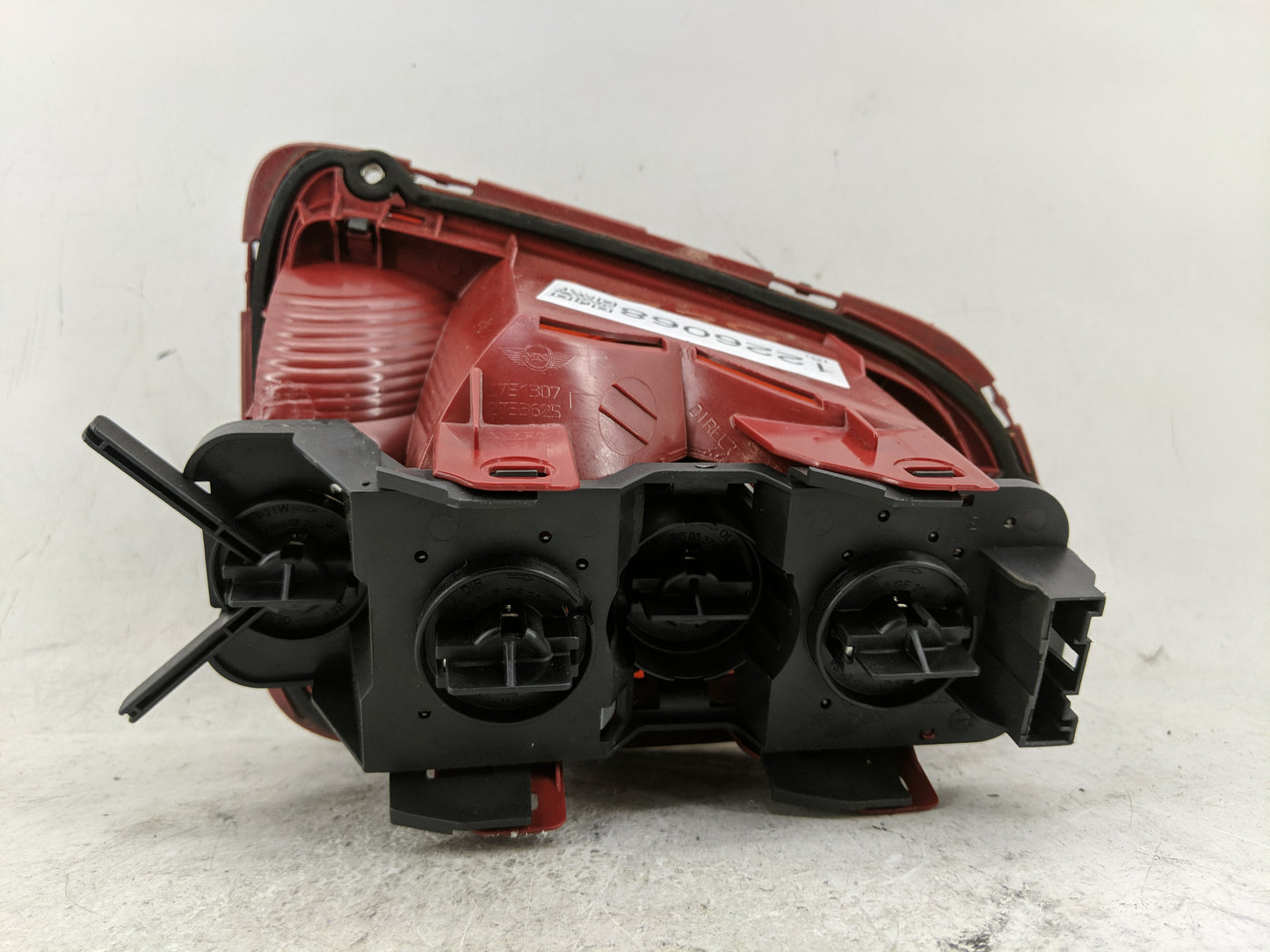 2007 Mini Cooper Tail Light Assembly Driver Left OEM P/N:2753625 Fits OEM Used Auto Parts - Oemusedautoparts1.com