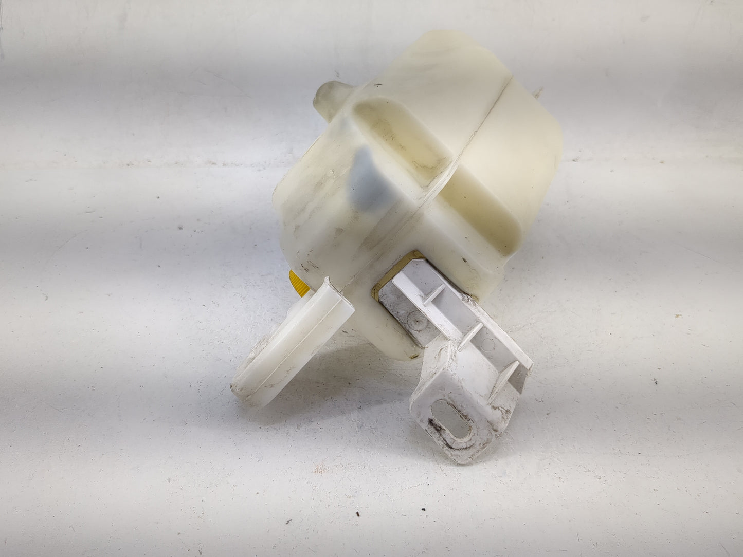 2007-2012 Nissan Sentra Radiator Coolant Overflow Expansion Tank Bottle 1481593 - Oemusedautoparts1.com