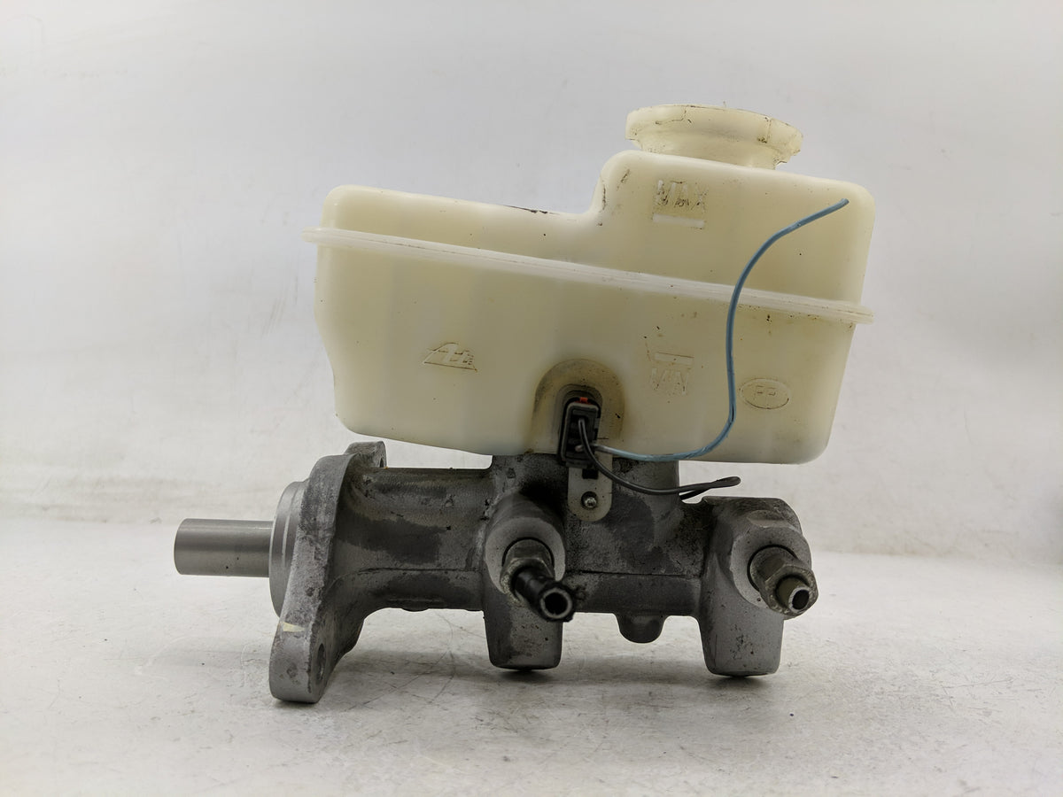 2005-2007 Nissan Xterra Brake Master Cylinder 1312689 - Oemusedautoparts1.com