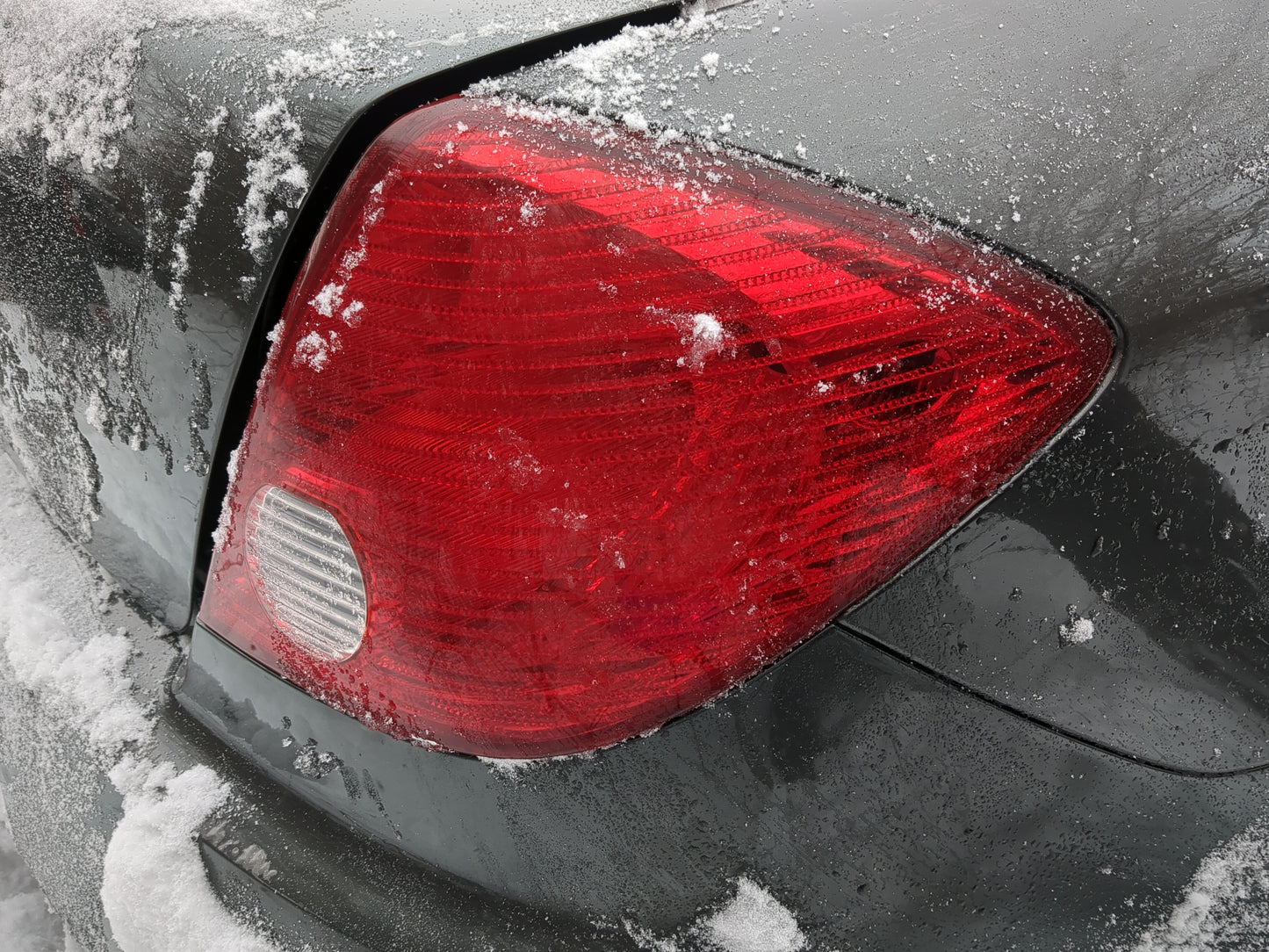 2005-2010 Pontiac G6 Tail Light Assembly Passenger Right OEM Fits Fits 2005 2006 2007 2008 2009 2010 OEM Used Auto Parts - O