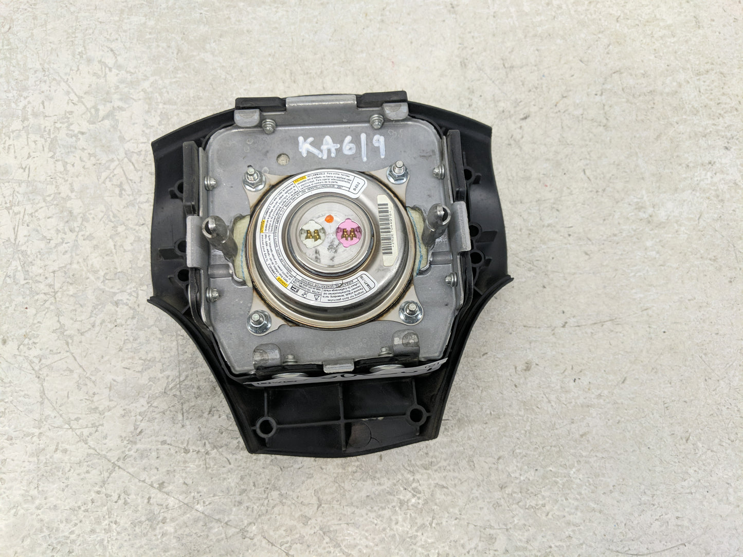 2007-2009 Pontiac Solstice Air Bag Driver Left Steering Wheel Mounted Fits Fits 2007 2008 2009 OEM Used Auto Parts - Oemused