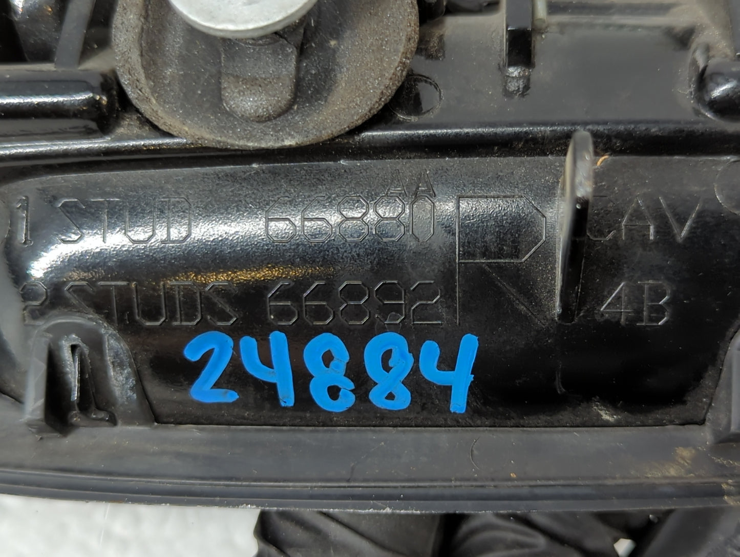2005-2009 Saab 9-7x Passenger Front Right Door Handle Exterior Assembly - Oemusedautoparts1.com