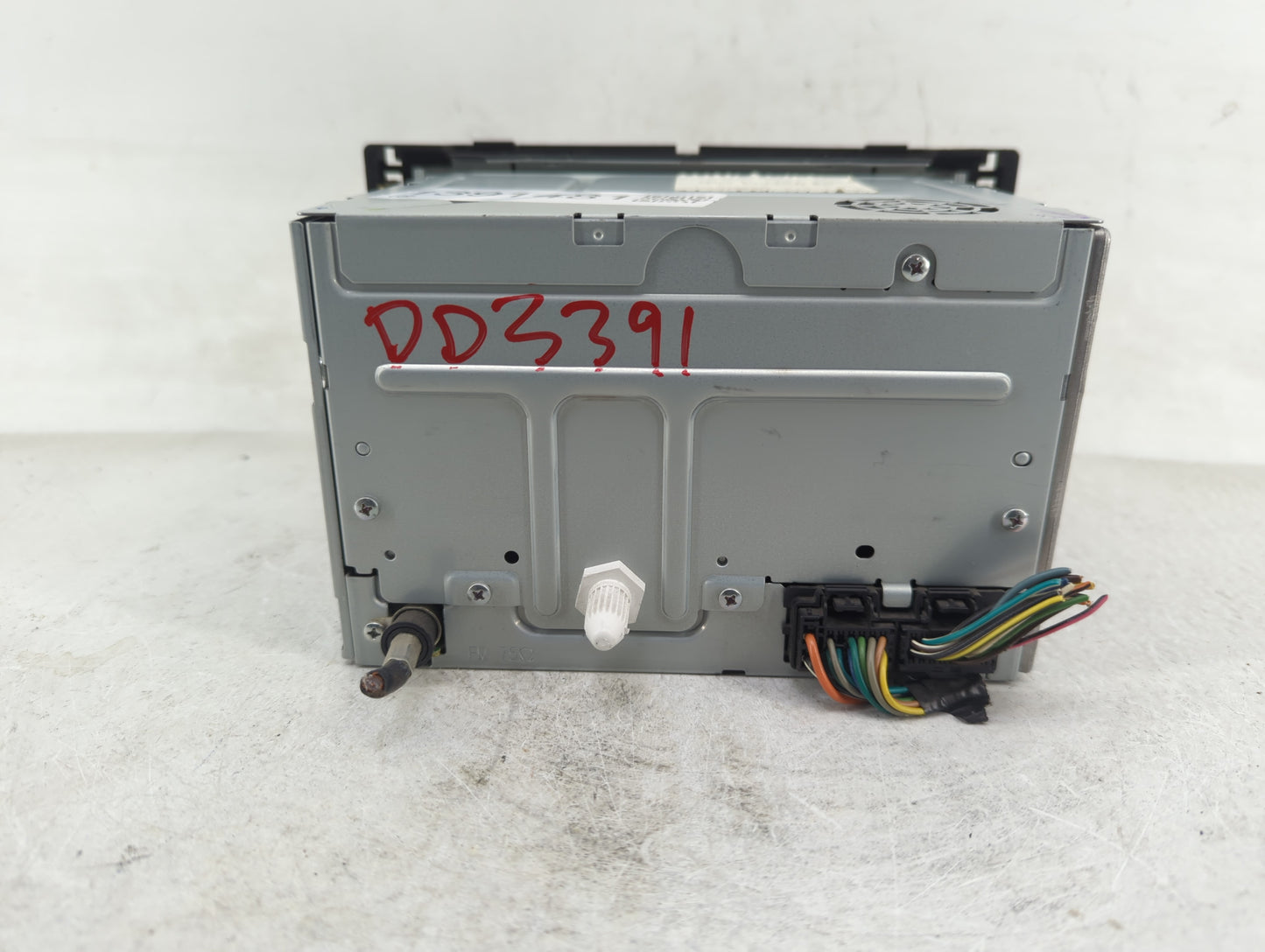 2006-2007 Saturn Vue Radio AM FM Cd Player Receiver Replacement P/N:15820682 Fits Fits 2006 2007 OEM Used Auto Parts - Oemus