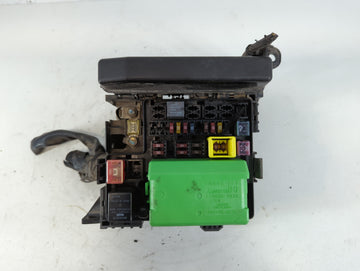 2006-2007 Saturn Vue Fusebox Fuse Box Panel Relay Module P/N:11212-1016 Fits Fits 2006 2007 OEM Used Auto Parts