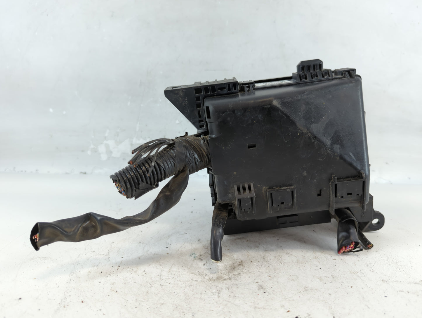 2006-2007 Saturn Vue Fusebox Fuse Box Panel Relay Module P/N:11212-1016 Fits Fits 2006 2007 OEM Used Auto Parts - Oemusedaut
