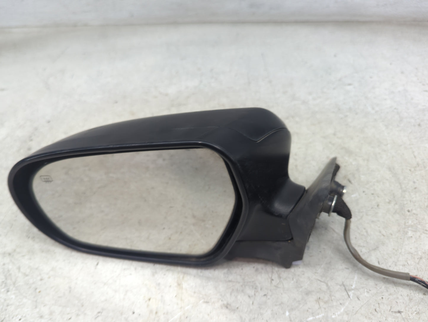 2005-2009 Subaru Legacy Driver Side View Mirror - Left Door Mirror OEM Used - Oemusedautoparts1.com