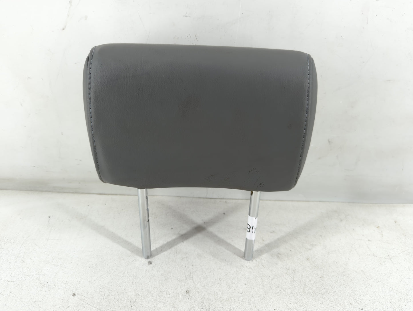 2005-2007 Toyota Avalon Headrest Head Rest Rear Seat Fits Fits 2005 2006 2007 OEM Used Auto Parts - Oemusedautoparts1.com