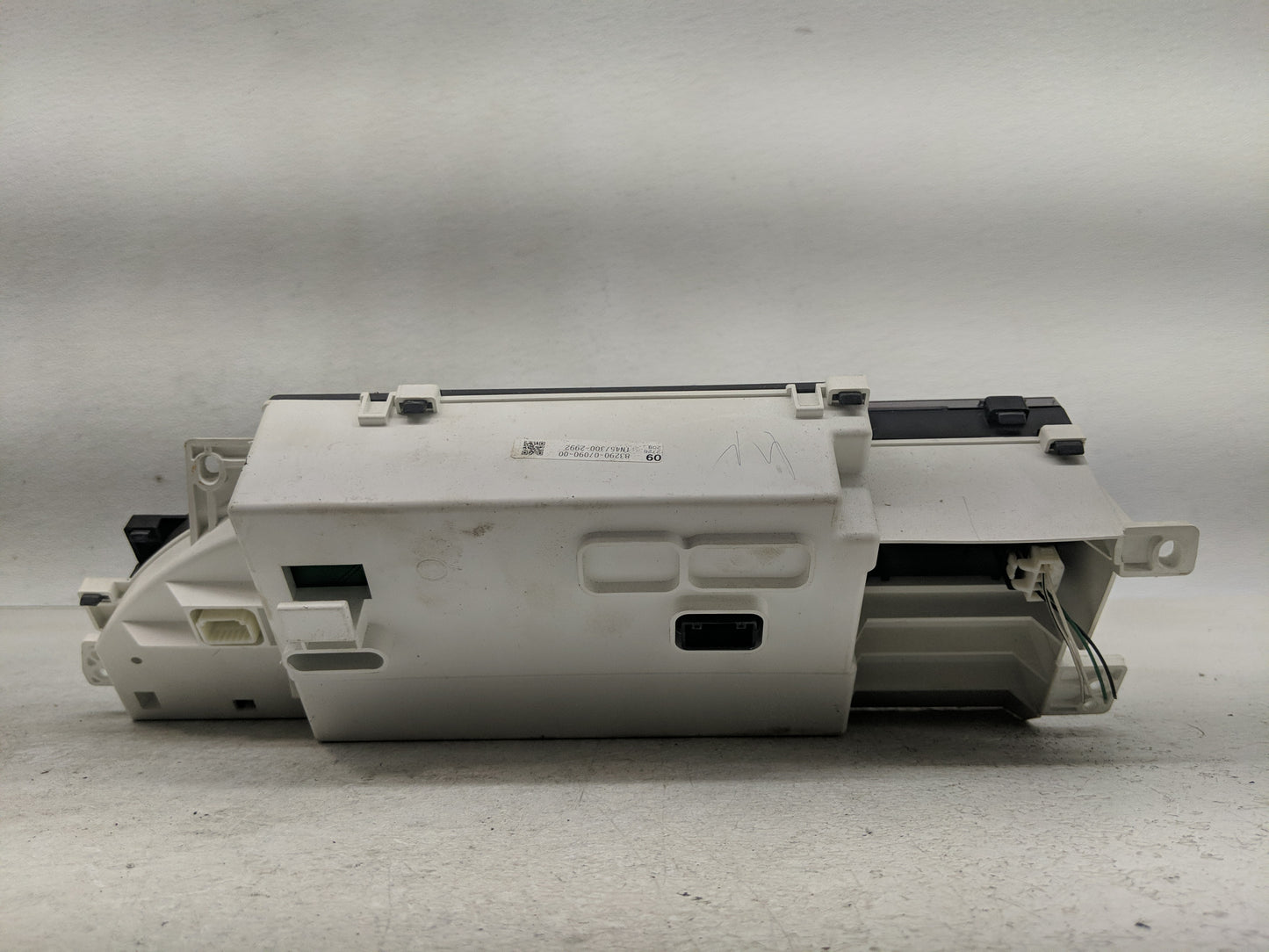 2005-2007 Toyota Avalon Information Display Screen - Oemusedautoparts1.com