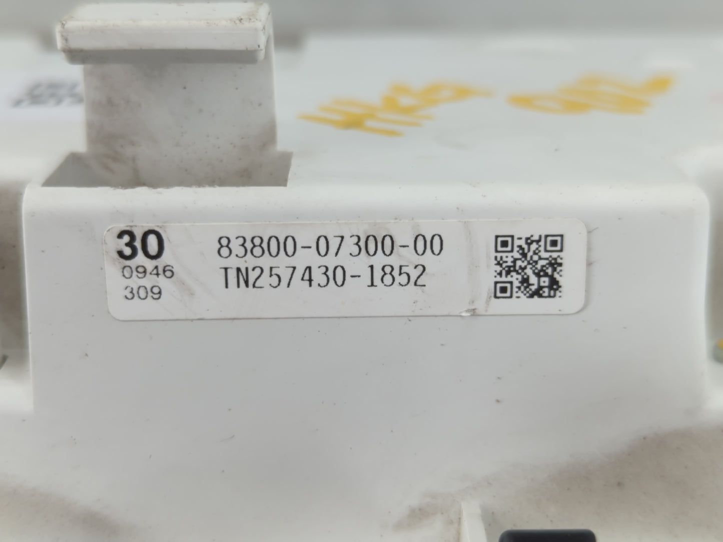 2007 Toyota Avalon Instrument Cluster Speedometer Gauges P/N:83800-07300-00 Fits OEM Used Auto Parts - Oemusedautoparts1.com