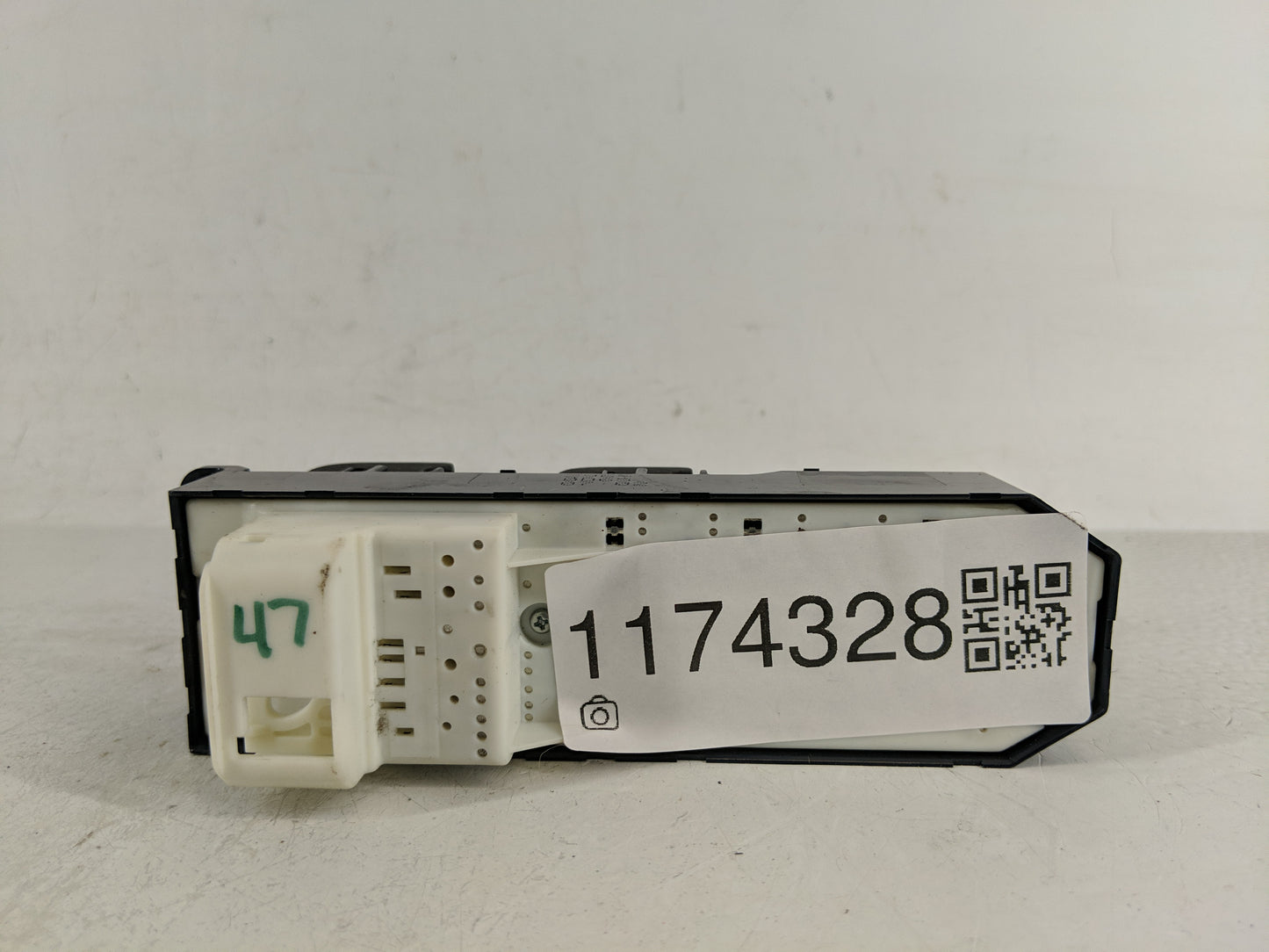 2007-2009 Toyota Camry Master Power Window Switch Replacement Driver Side Left Fits OEM Used Auto Parts - Oemusedautoparts1.