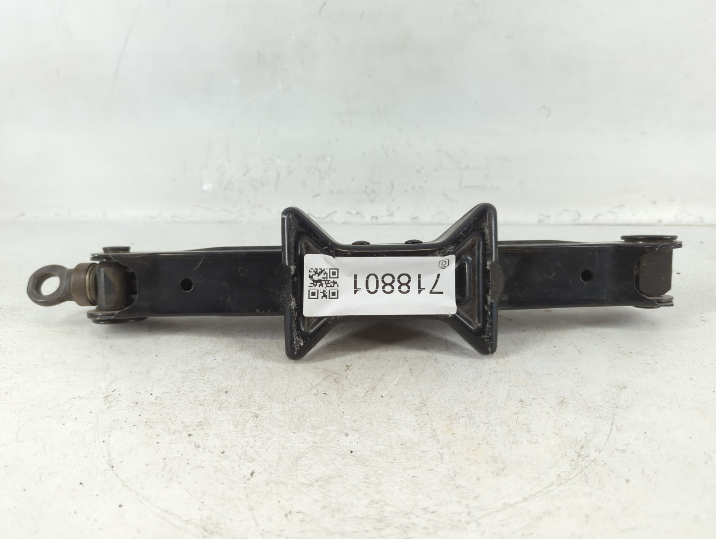 2007 Toyota Camry Spare Scissor Car Jack 718801 - Oemusedautoparts1.com