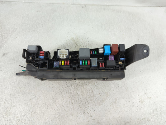 2004-2008 Toyota Corolla Fusebox Fuse Box Panel Relay Module P/N:82662-02110 Fits Fits 2004 2005 2006 2007 2008 OEM Used Auto Parts