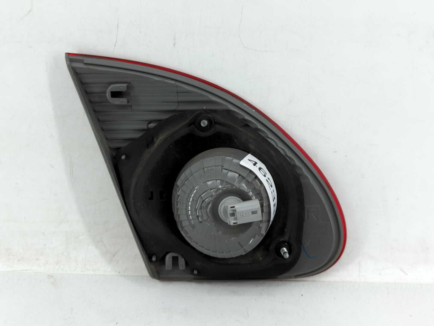 2003-2008 Toyota Corolla Tail Light Assembly Passenger Right OEM P/N:921 12V18W Fits Fits 2003 2004 2005 2006 2007 2008 OEM