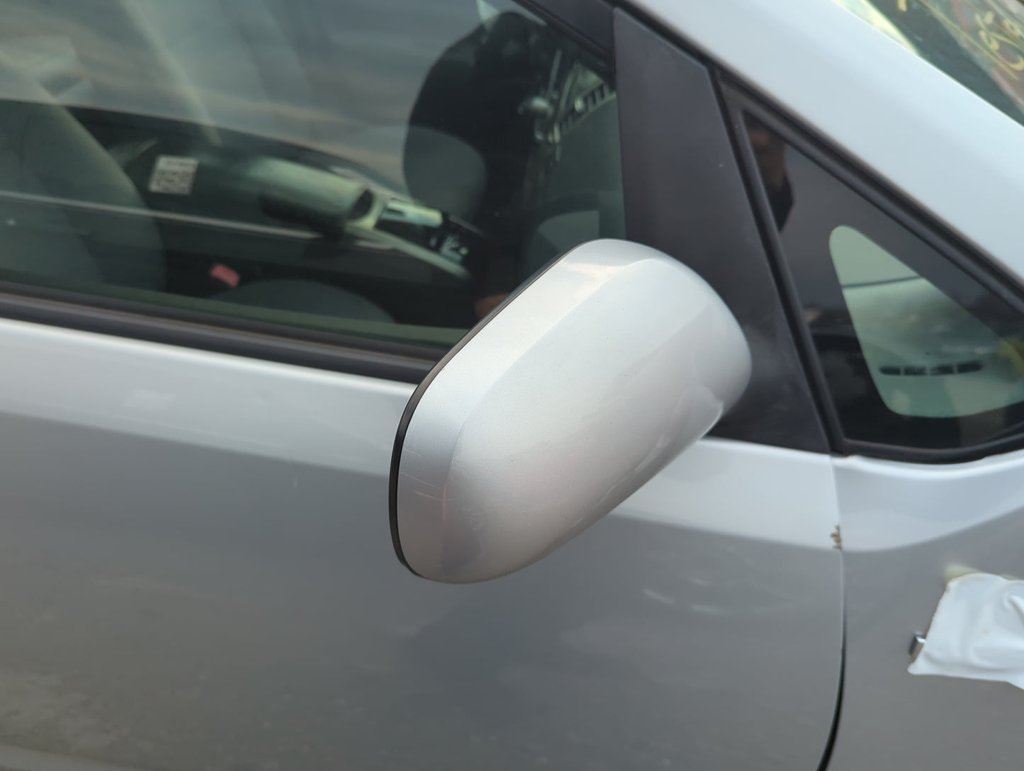 2004-2009 Toyota Prius Passenger Side View Mirror - Right Door Mirror OEM Used - Oemusedautoparts1.com