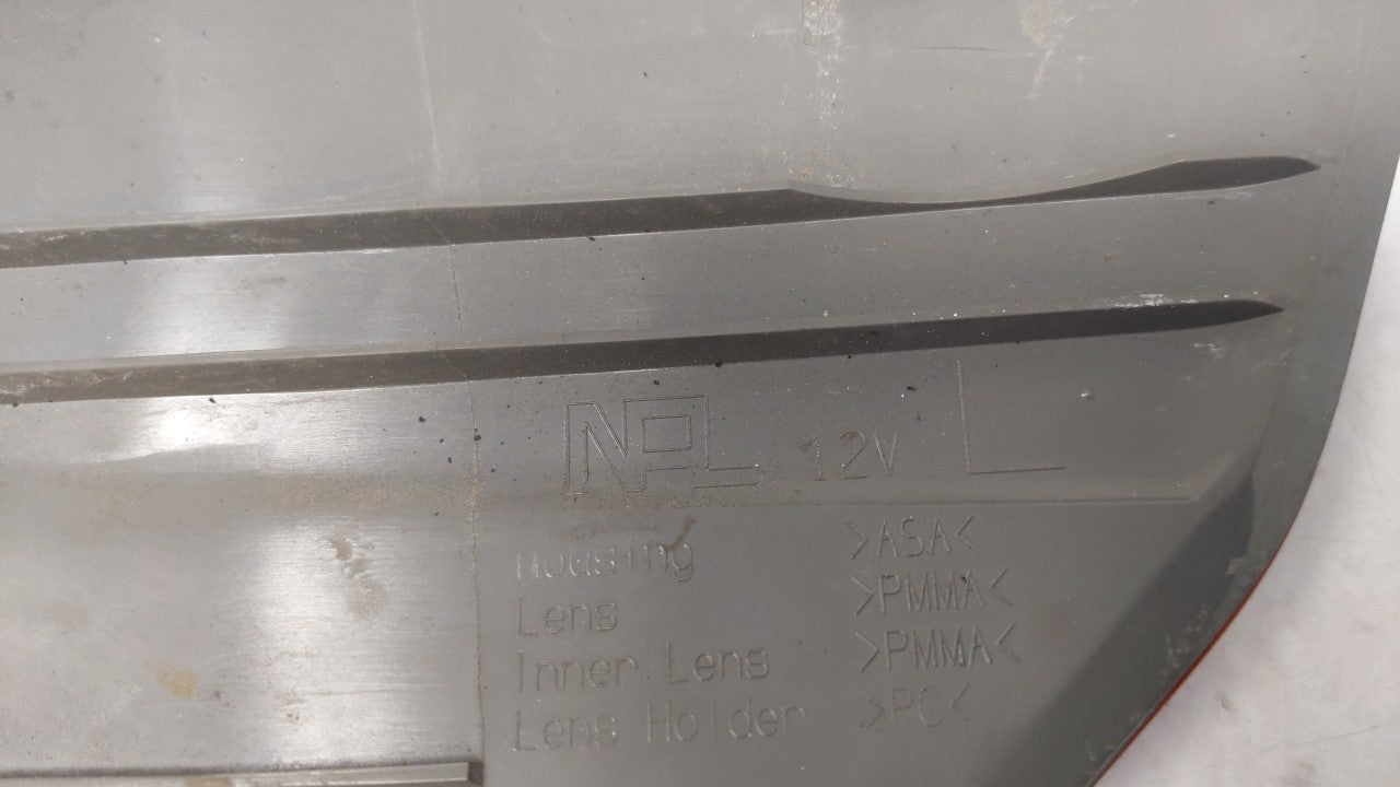 2006-2010 Toyota Sienna Tail Light Assembly Driver Left OEM Fits Fits 2006 2007 2008 2009 2010 OEM Used Auto Parts - Oemused