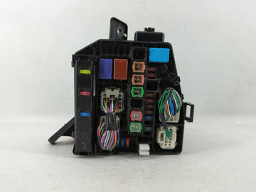 2006-2011 Toyota Yaris Fusebox Fuse Box Panel Relay Module P/N:82662-52301 Fits Fits 2006 2007 2008 2009 2010 2011 OEM Used Auto Parts