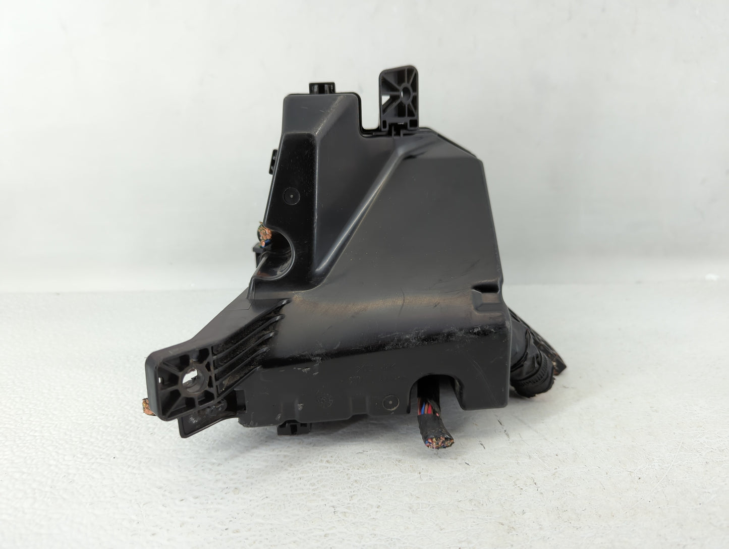 2006-2011 Toyota Yaris Fusebox Fuse Box Panel Relay Module P/N:82662-52301 Fits Fits 2006 2007 2008 2009 2010 2011 OEM Used