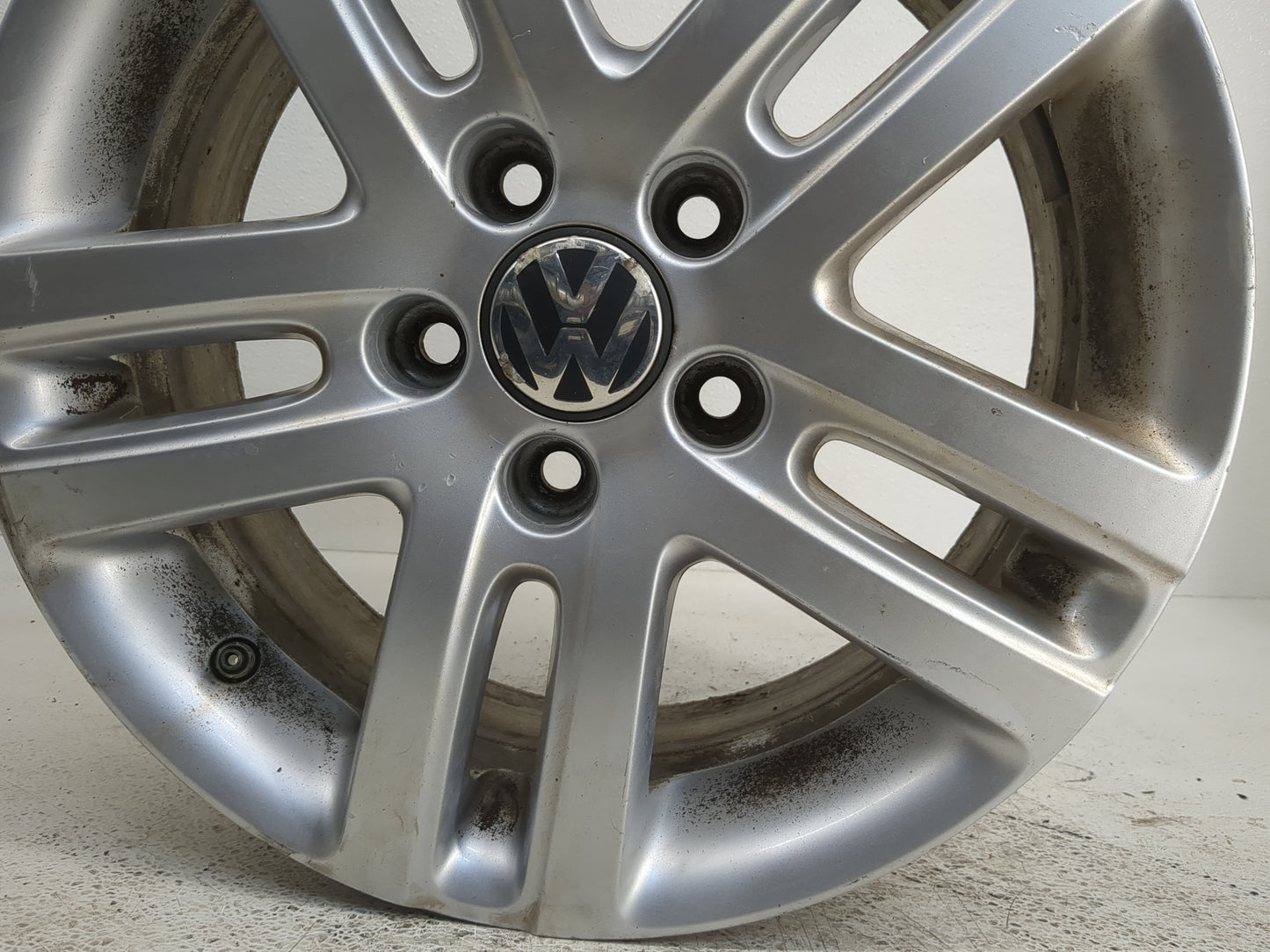 2005-2014 Volkswagen Jetta Oem Wheel Rim - Oemusedautoparts1.com