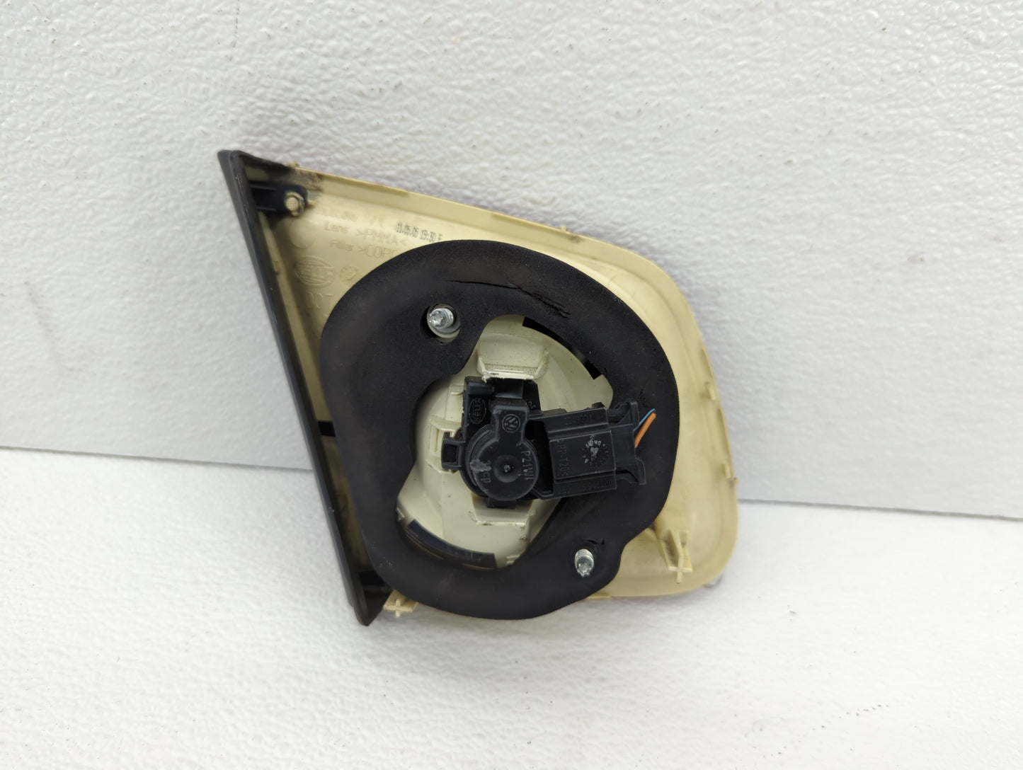 2005-2007 Volkswagen Jetta Tail Light Assembly Passenger Right OEM P/N:1K5 945 096J Fits Fits 2005 2006 2007 OEM Used Auto P