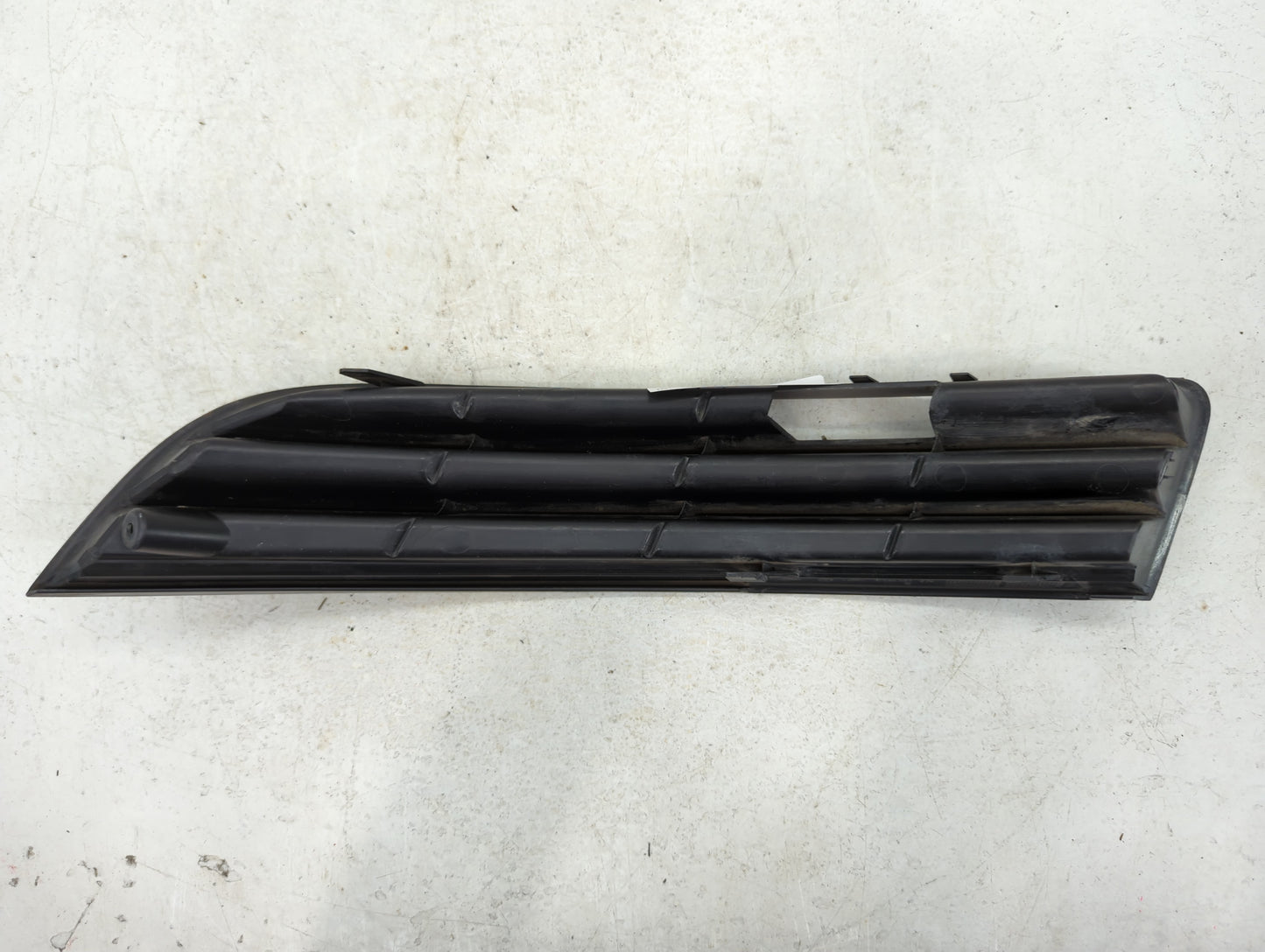 2006-2010 Volkswagen Passat Front Grille Bumper Not Included - Oemusedautoparts1.com