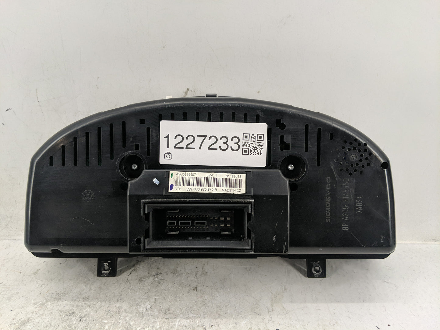 2006-2007 Volkswagen Passat Instrument Cluster Speedometer Gauges P/N:A2C53042108 A2C53117394 Fits Fits 2006 2007 OEM Used A