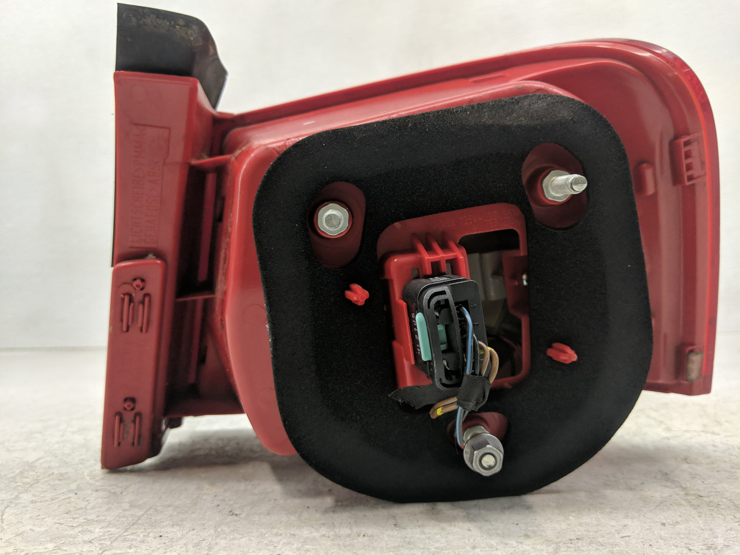 2006-2008 Volkswagen Passat Tail Light Assembly Driver Left OEM P/N:ZSB 3C5 945 095D Fits Fits 2006 2007 2008 OEM Used Auto