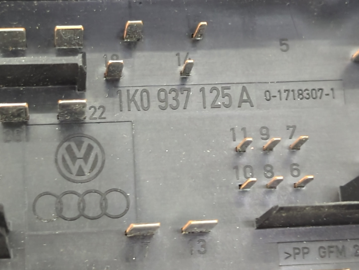 2006-2009 Volkswagen Rabbit Fusebox Fuse Box Panel Relay Module Fits OEM Used Auto Parts - Oemusedautoparts1.com