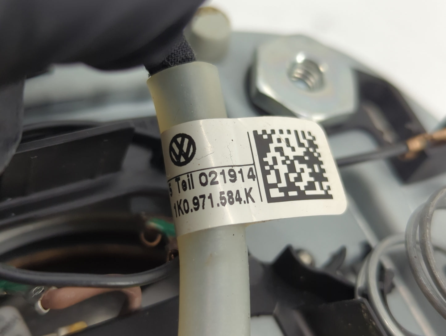 2006-2009 Volkswagen Rabbit Air Bag Driver Left Steering Wheel Mounted - Oemusedautoparts1.com
