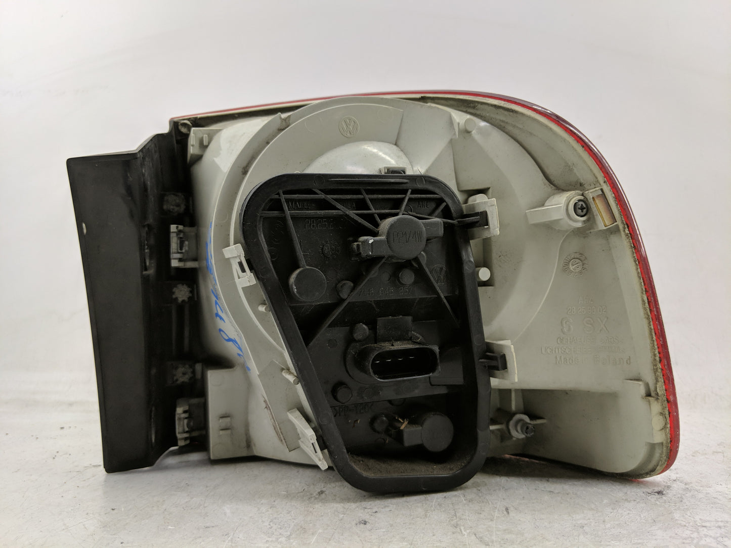 2007 Volkswagen Touareg Tail Light Assembly Driver Left OEM Fits OEM Used Auto Parts - Oemusedautoparts1.com