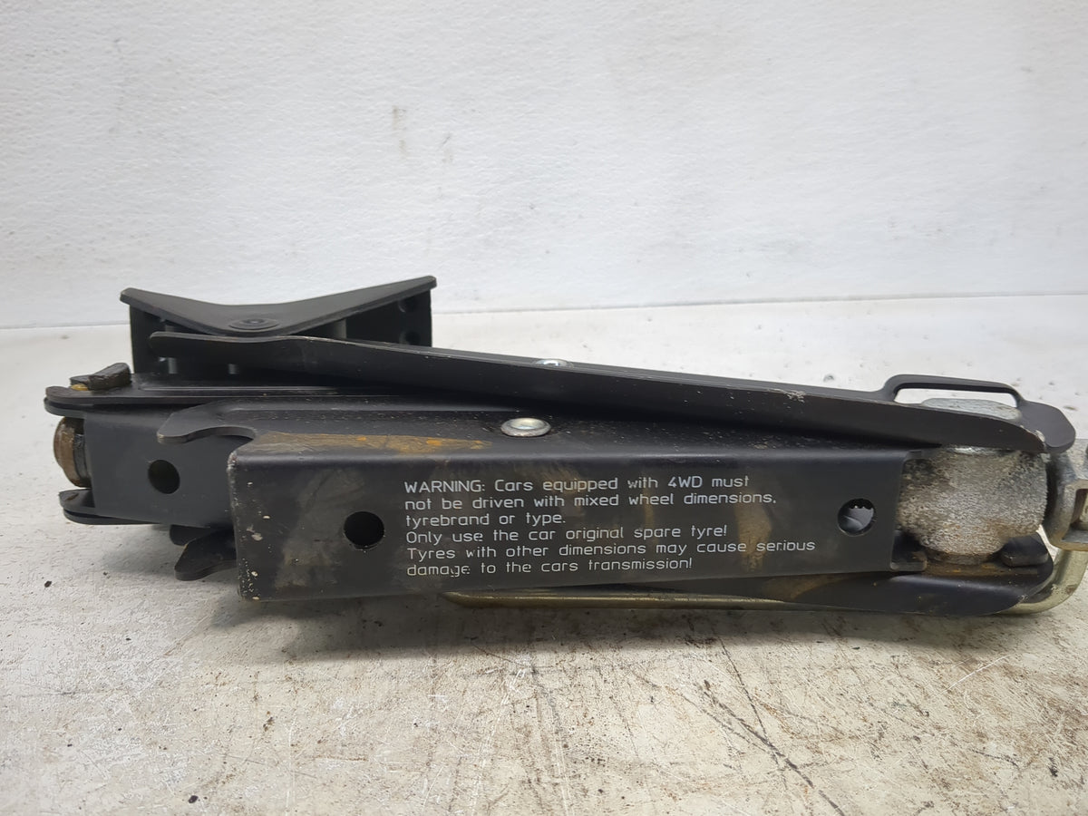 2007 Volvo Xc70 Spare Scissor Car Jack - Oemusedautoparts1.com