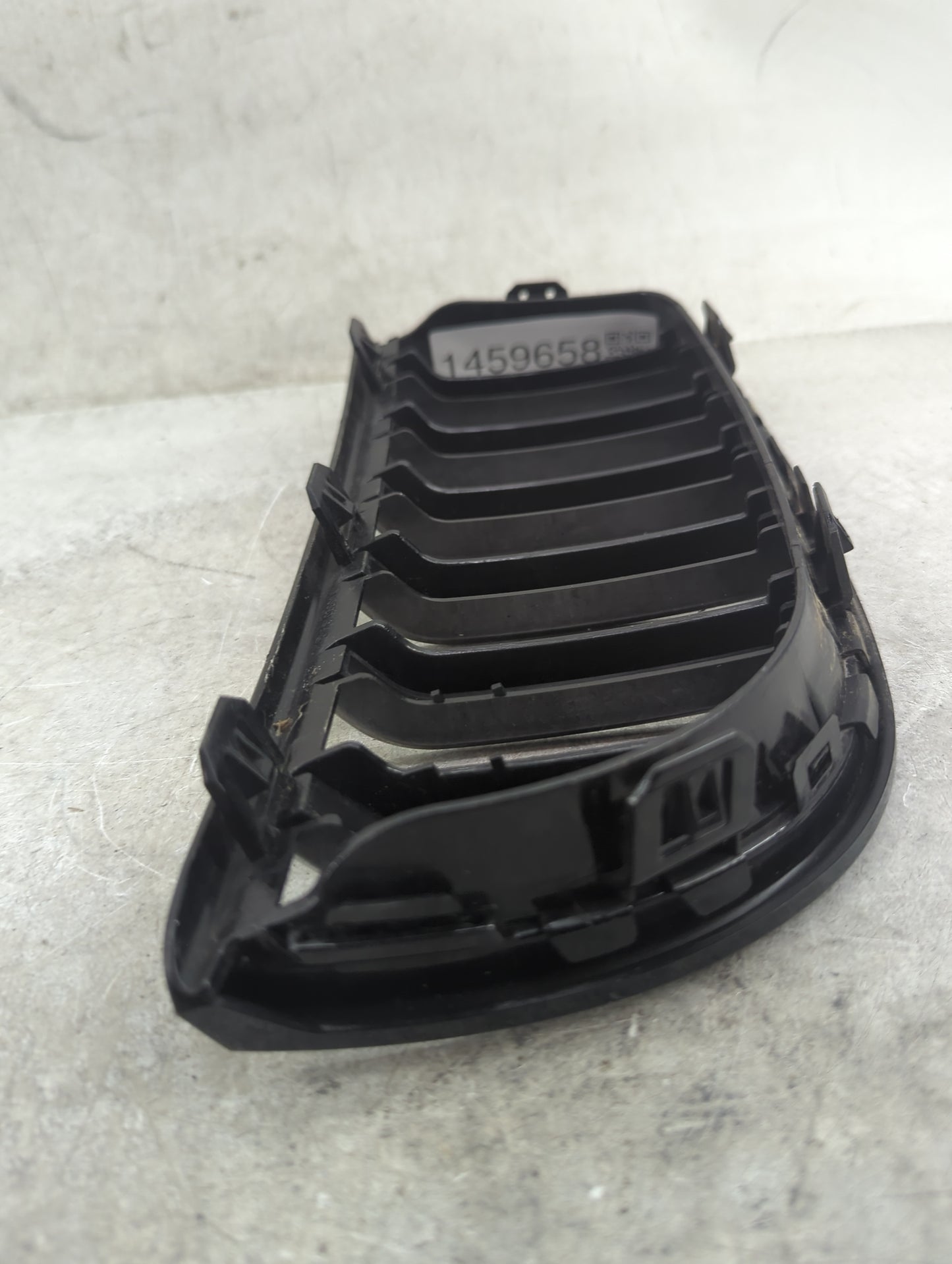 2007-2008 Bmw 328i Front Grille Bumper Not Included 1459658 - Oemusedautoparts1.com