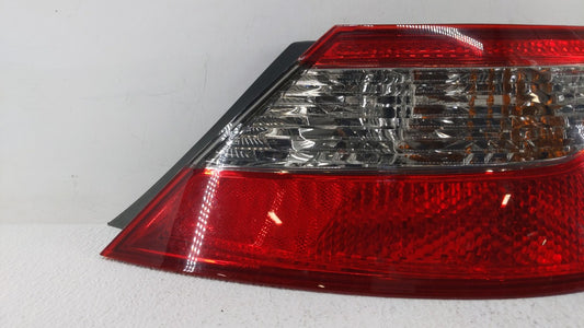 2008-2010 Bmw 528i Tail Light Assembly Passenger Right OEM P/N:7 361 882 7 180 516 Fits Fits 2008 2009 2010 OEM Used Auto Parts