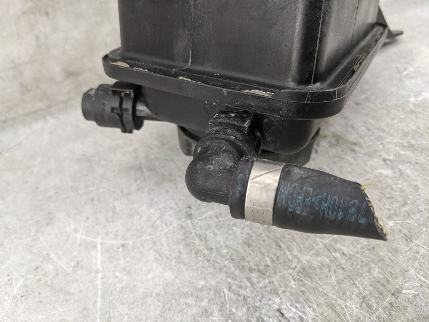 2008-2010 Bmw 535i Radiator Coolant Overflow Expansion Tank Bottle 1477069 - Oemusedautoparts1.com