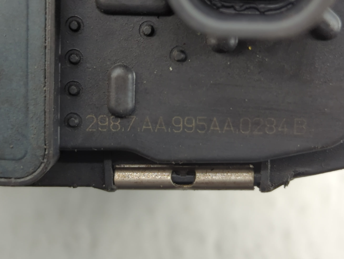 2008-2011 Buick Enclave Throttle Body P/N:2987AA 995AA Fits Fits 2007 2008 2009 2010 2011 OEM Used Auto Parts - Oemusedautop