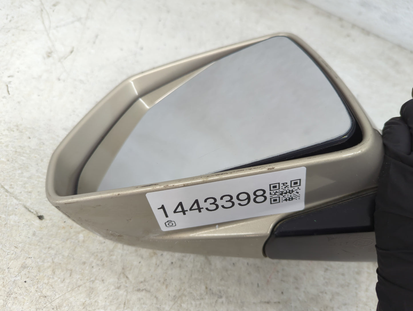 2008-2014 Cadillac Cts Driver Side View Mirror - Left Door Mirror OEM Used - Oemusedautoparts1.com