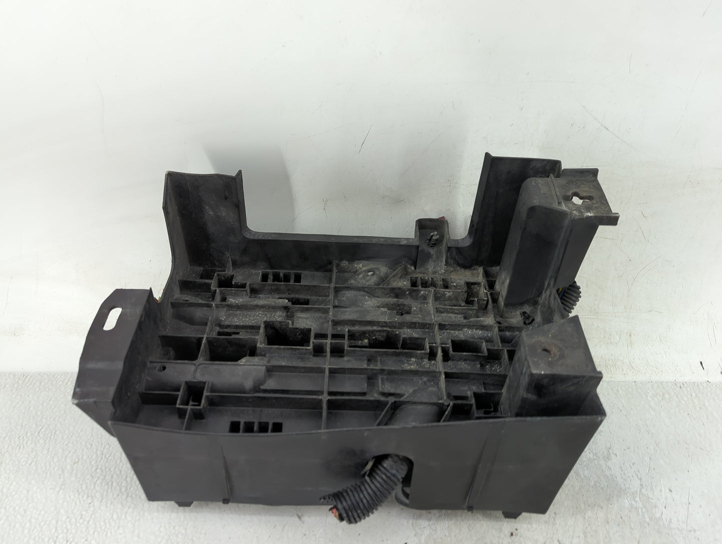 2008-2009 Cadillac Escalade Fusebox Fuse Box Panel Relay Module Fits Fits 2007 2008 2009 OEM Used Auto Parts - Oemusedautopa