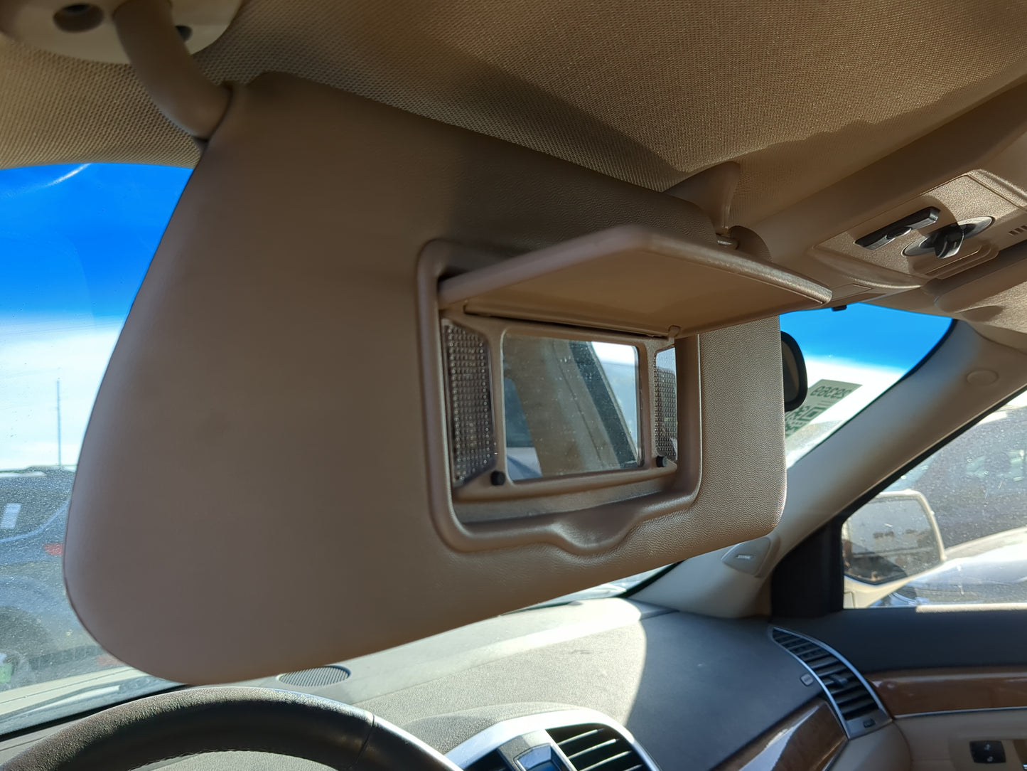 2007-2009 Cadillac Srx Sun Visor Shade Replacement Driver Left Mirror Fits Fits 2007 2008 2009 OEM Used Auto Parts - Oemused