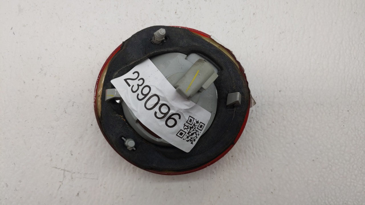 2008 Chevrolet Cobalt Tail Light Assembly Driver Left OEM P/N:20861473 15874974 Fits Fits 2005 2006 2007 2009 2010 OEM Used