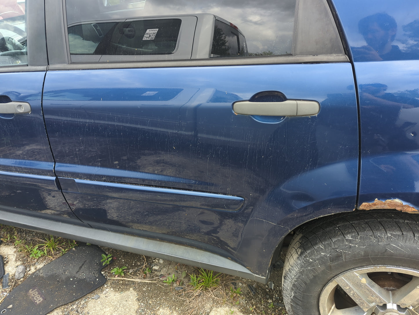 2005-2009 Chevrolet Equinox Driver Rear Door Oem - Oemusedautoparts1.com