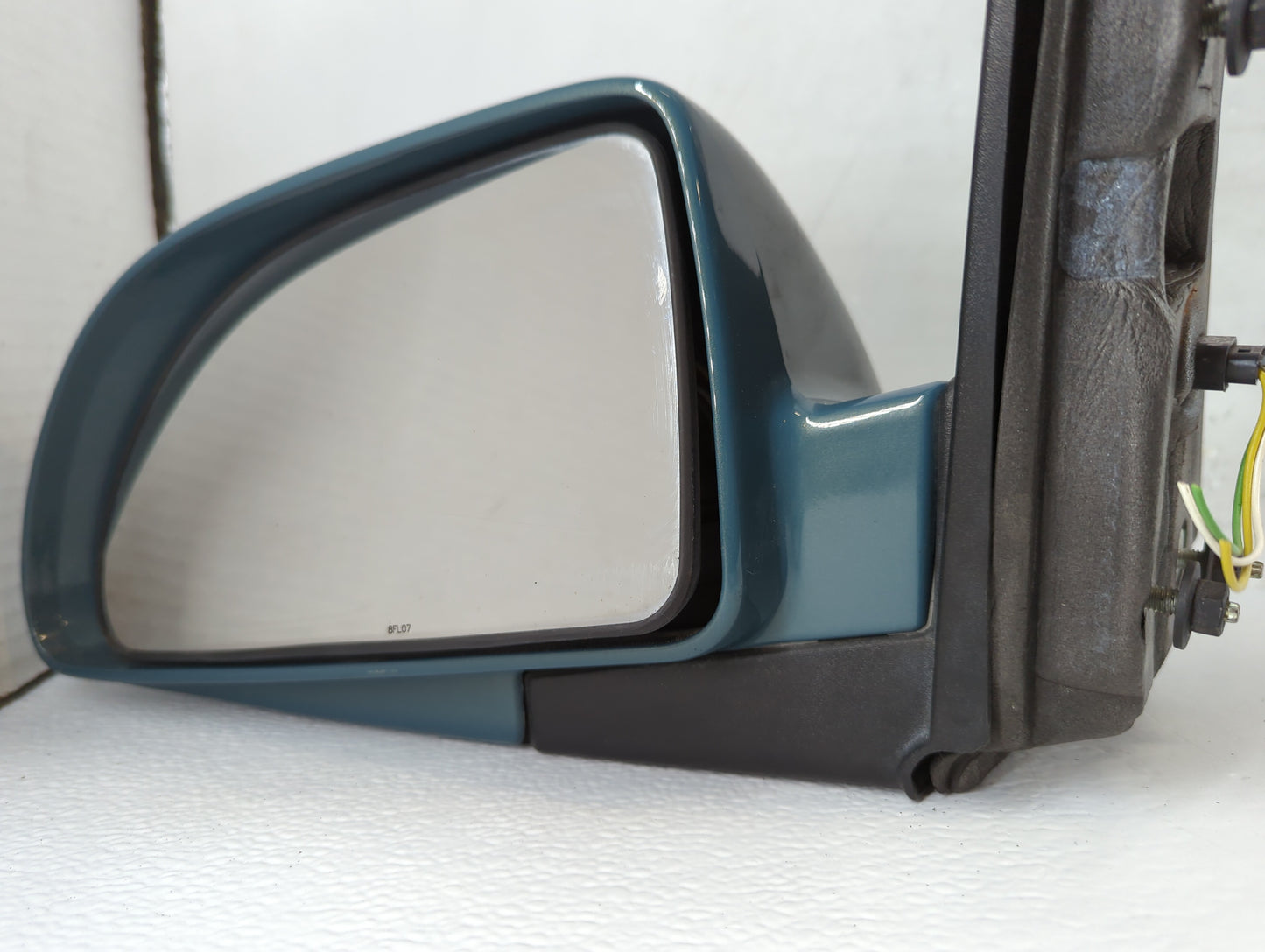 2006-2009 Chevrolet Equinox Driver Side View Mirror - Left Door Mirror OEM Used - Oemusedautoparts1.com