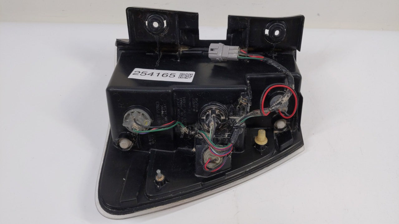 2008 Chevrolet Equinox Tail Light Assembly Passenger Right OEM P/N:548077 30796268, GM384-B000R Fits Fits 2005 2006 2007 200