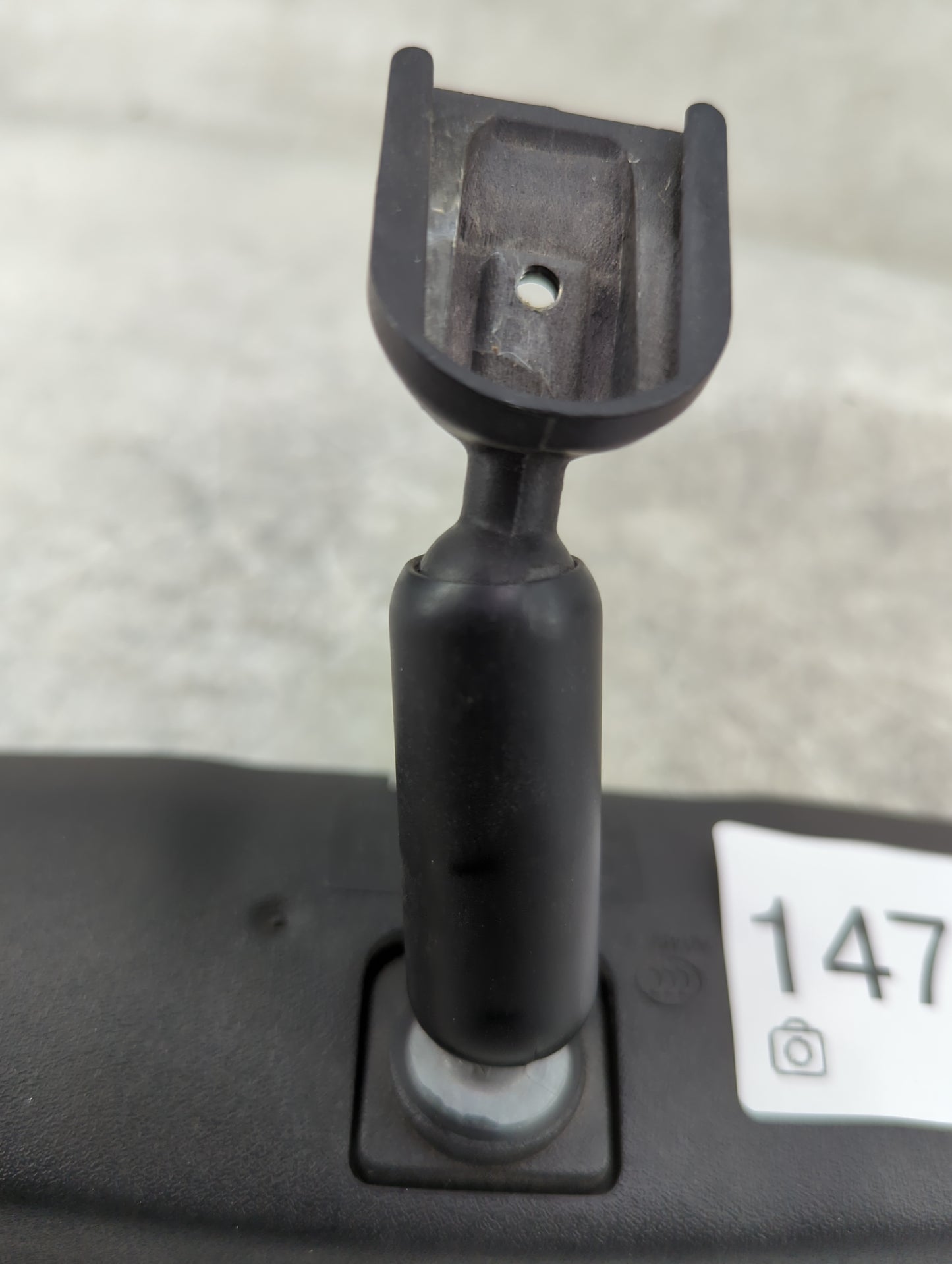 2003-2009 Chevrolet Express 3500 Interior Rear View Mirror Replacement OEM P/N:011083 048070 Fits OEM Used Auto Parts - Oemu