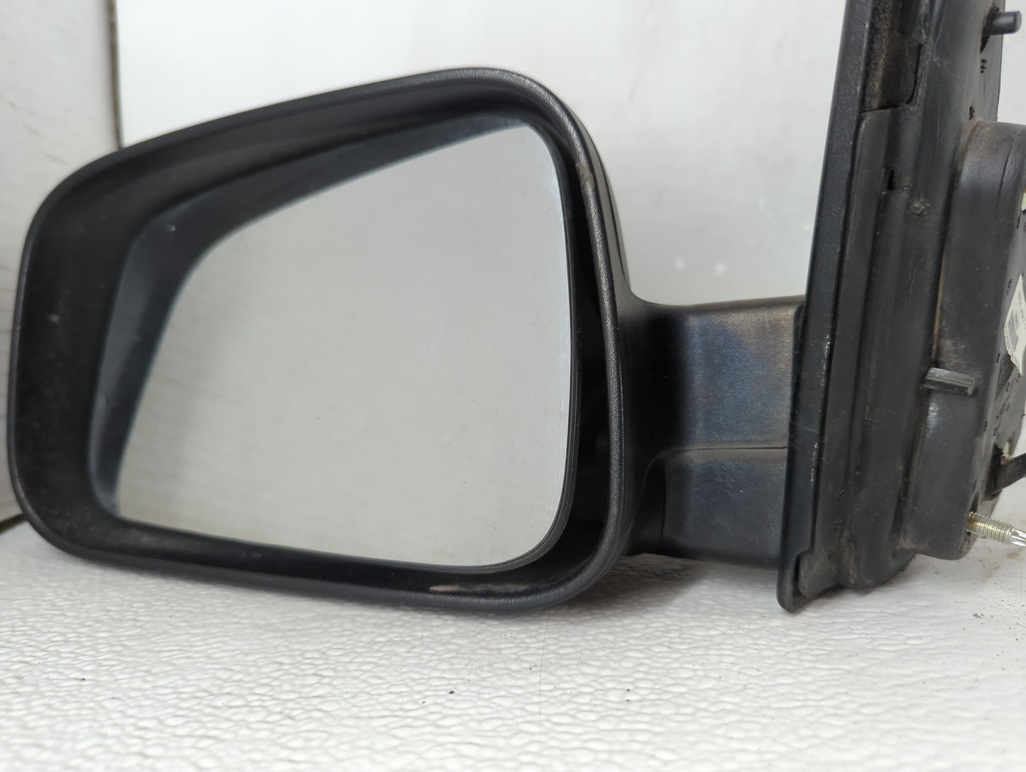 2006-2011 Chevrolet Hhr Driver Side View Mirror - Left Door Mirror OEM Used - Oemusedautoparts1.com