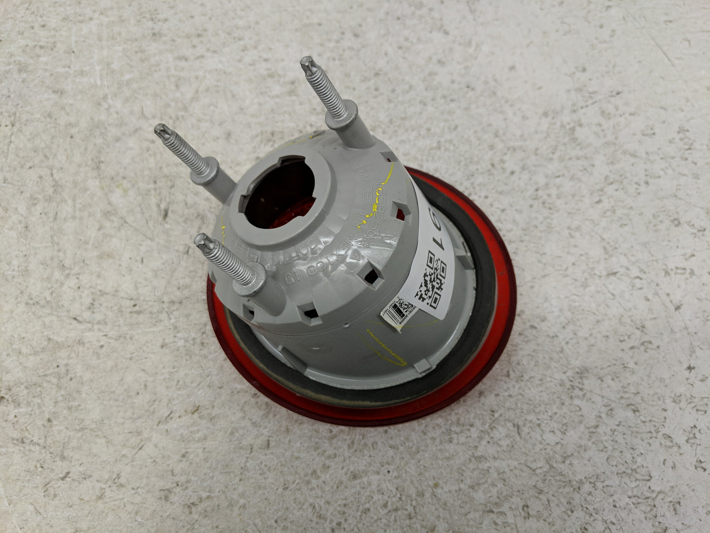 2006-2011 Chevrolet Hhr Tail Light Assembly Driver Left OEM Fits Fits 2006 2007 2008 2009 2010 2011 OEM Used Auto Parts - Oe
