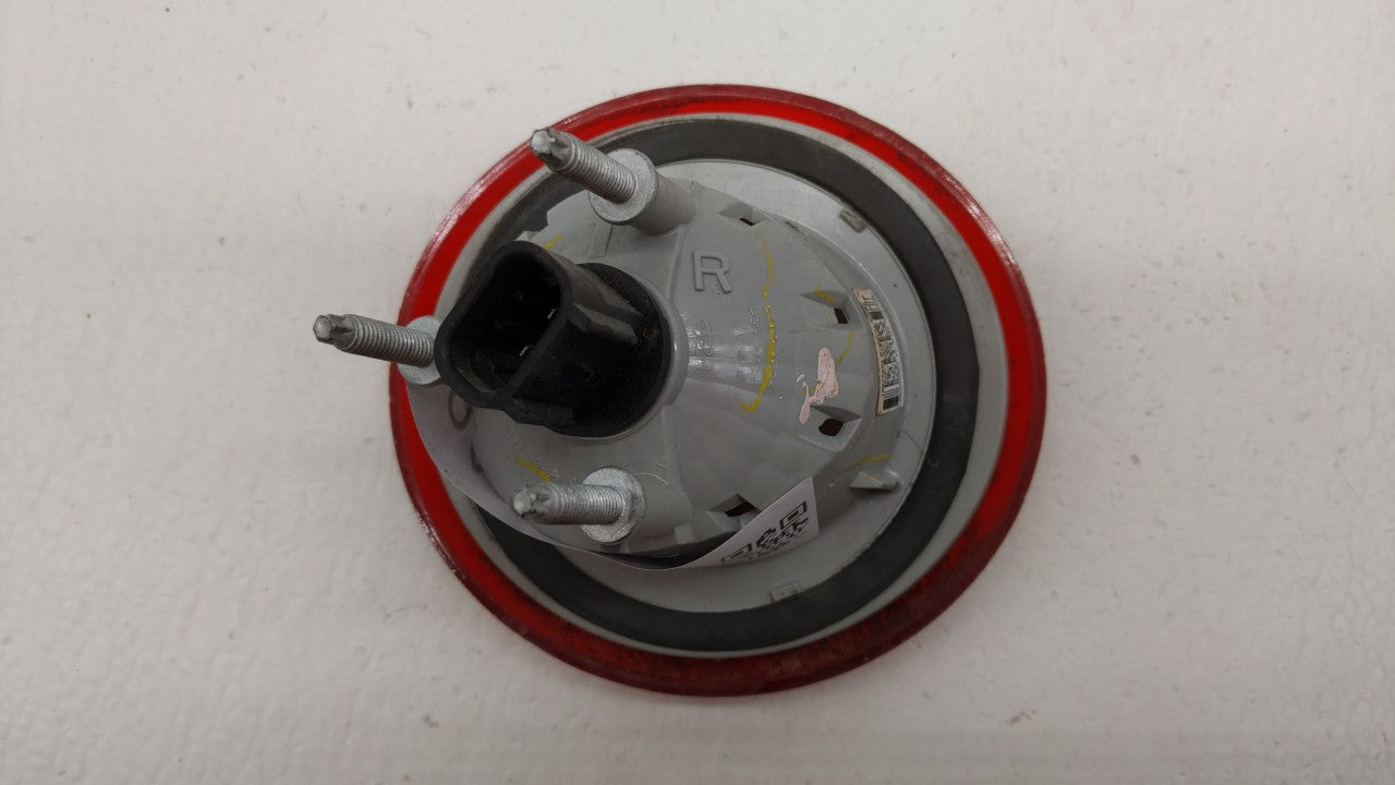 2008 Chevrolet Hhr Tail Light Assembly Passenger Right OEM P/N:25823015 15875484 Fits Fits 2006 2007 2009 2010 2011 OEM Used