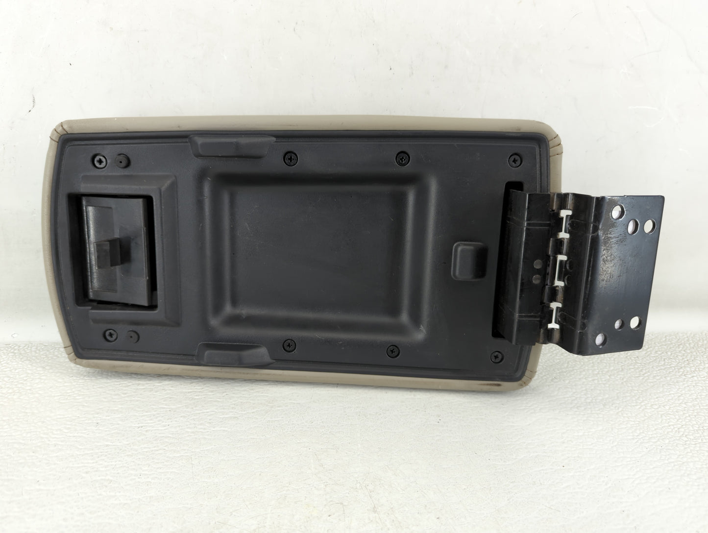 2008 Chevrolet Impala Center Console Armrest Cover Lid - Oemusedautoparts1.com
