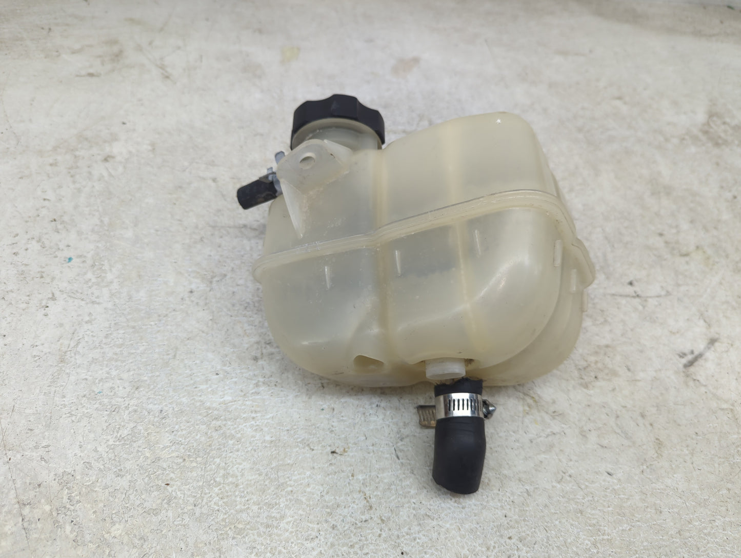 2007 Chevrolet Malibu Radiator Coolant Overflow Expansion Tank Bottle 1449351 - Oemusedautoparts1.com